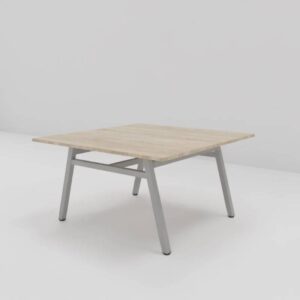 Stół konferencyjny 140x140x76cm, na nogach metalowych A