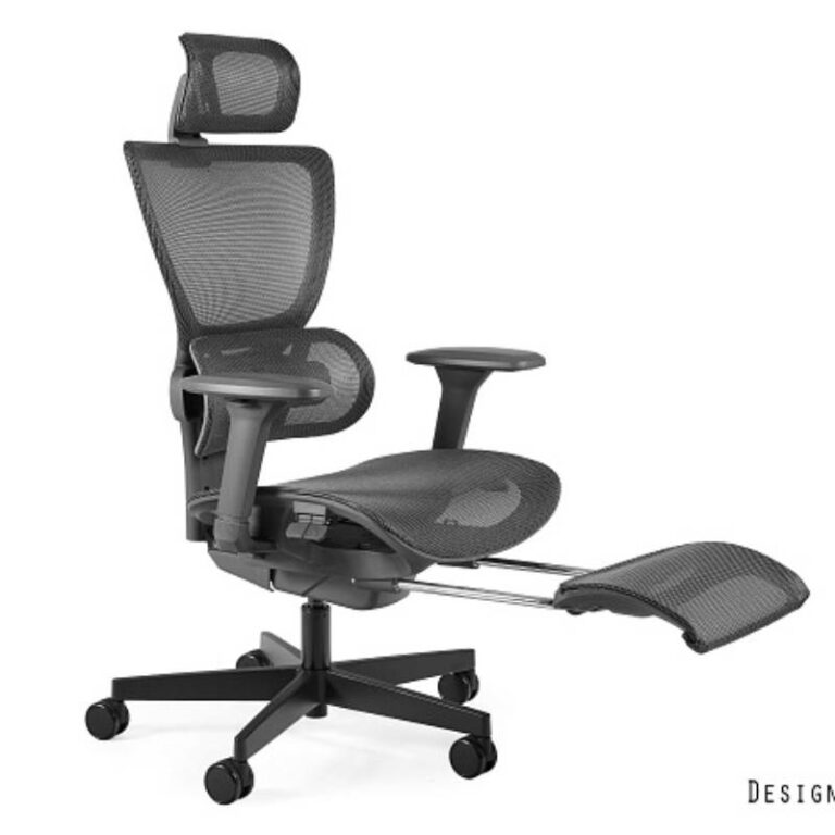 ergonomiczny fotel z zagłówkiem i podnóżkiem