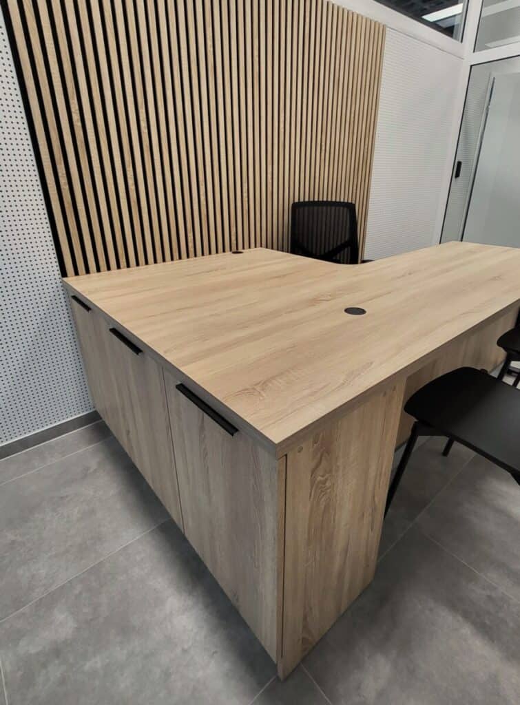 stol-biurowy-stanowisko-pracy.jpg