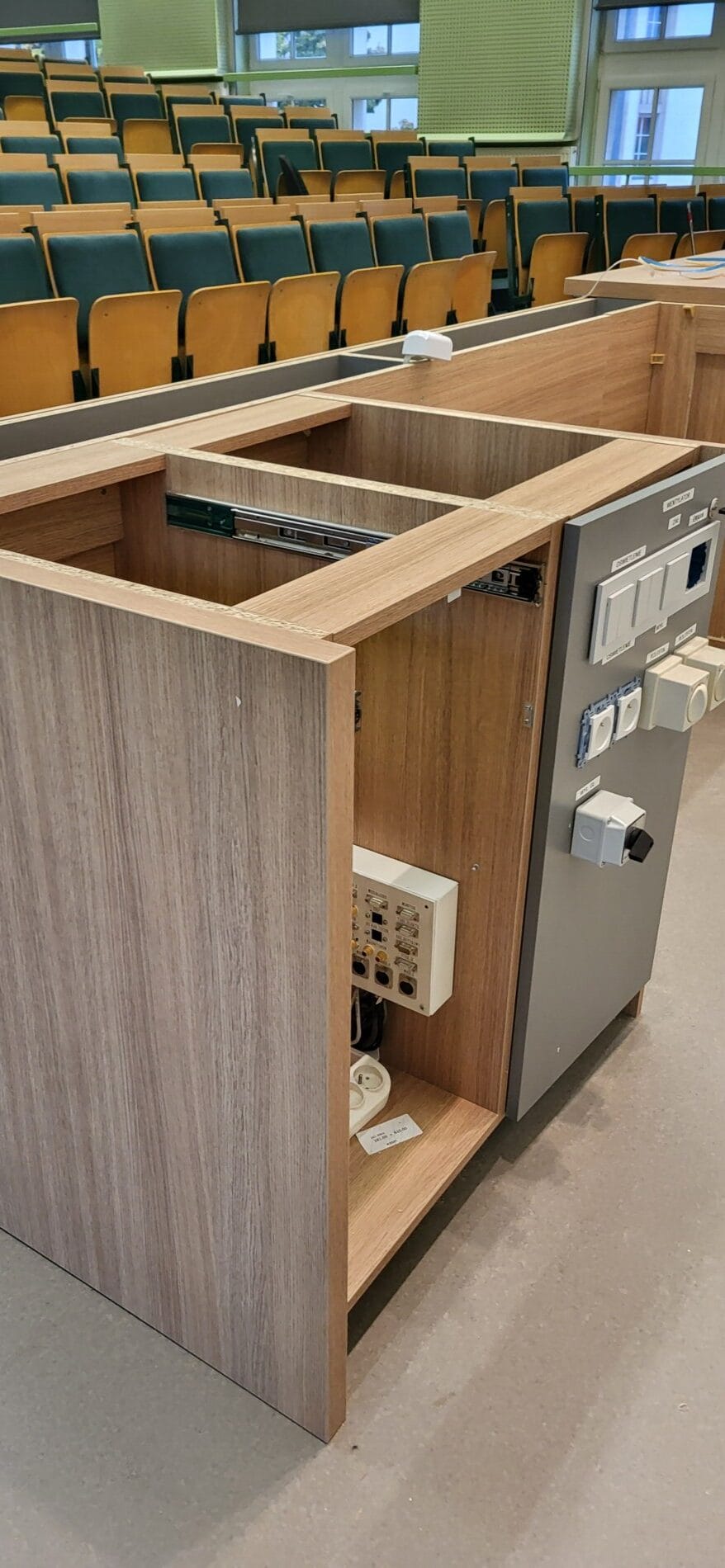 Kompleksowa modernizacja katedry na wrocławskiej uczelni - obrazek 8